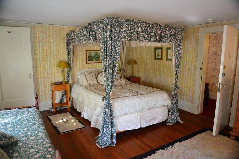 Windflower Inn Great Barrington Exterior foto
