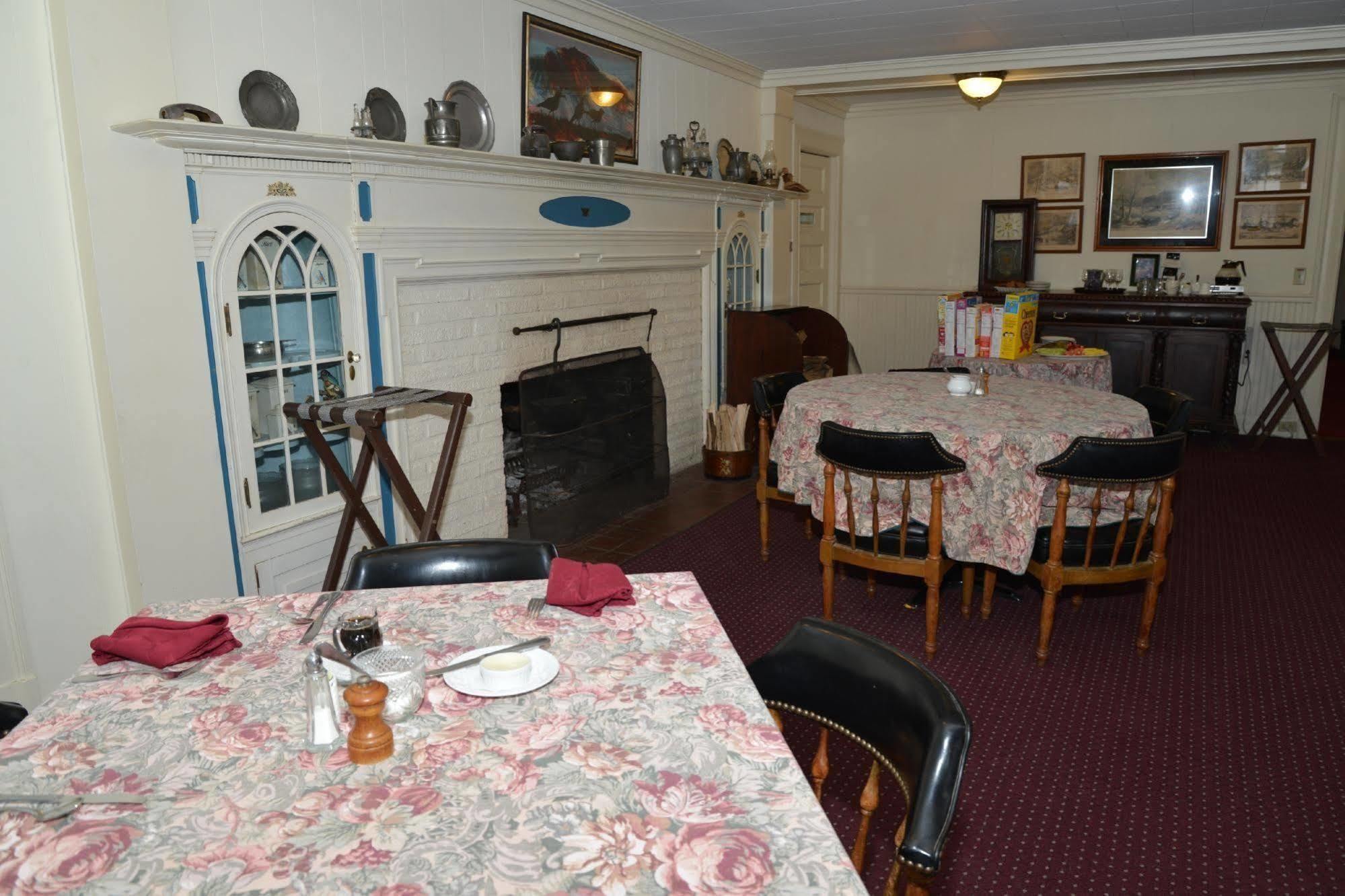Windflower Inn Great Barrington Exterior foto